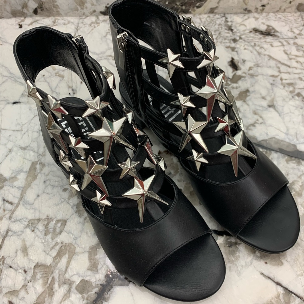 Eeight LONDON Gisele star sandals size 38